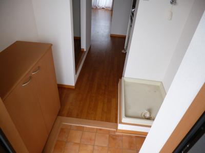 Entrance. With cupboard