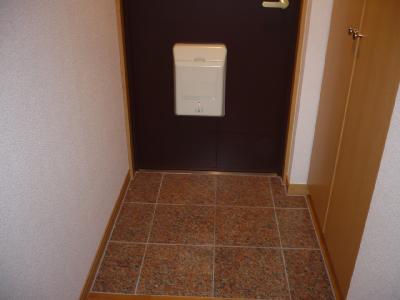 Entrance. With cupboard
