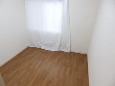 Other room space. Flooring