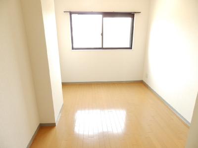 Other room space. Flooring
