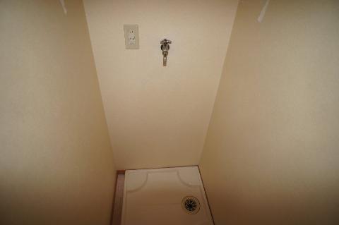 Other room space. Laundry Area
