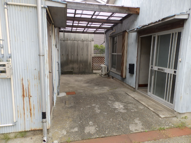 Parking lot