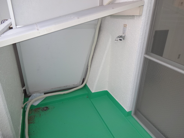 Balcony. Washing machine Storage
