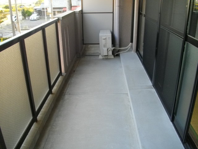 Balcony. It is easy to use and very widely.