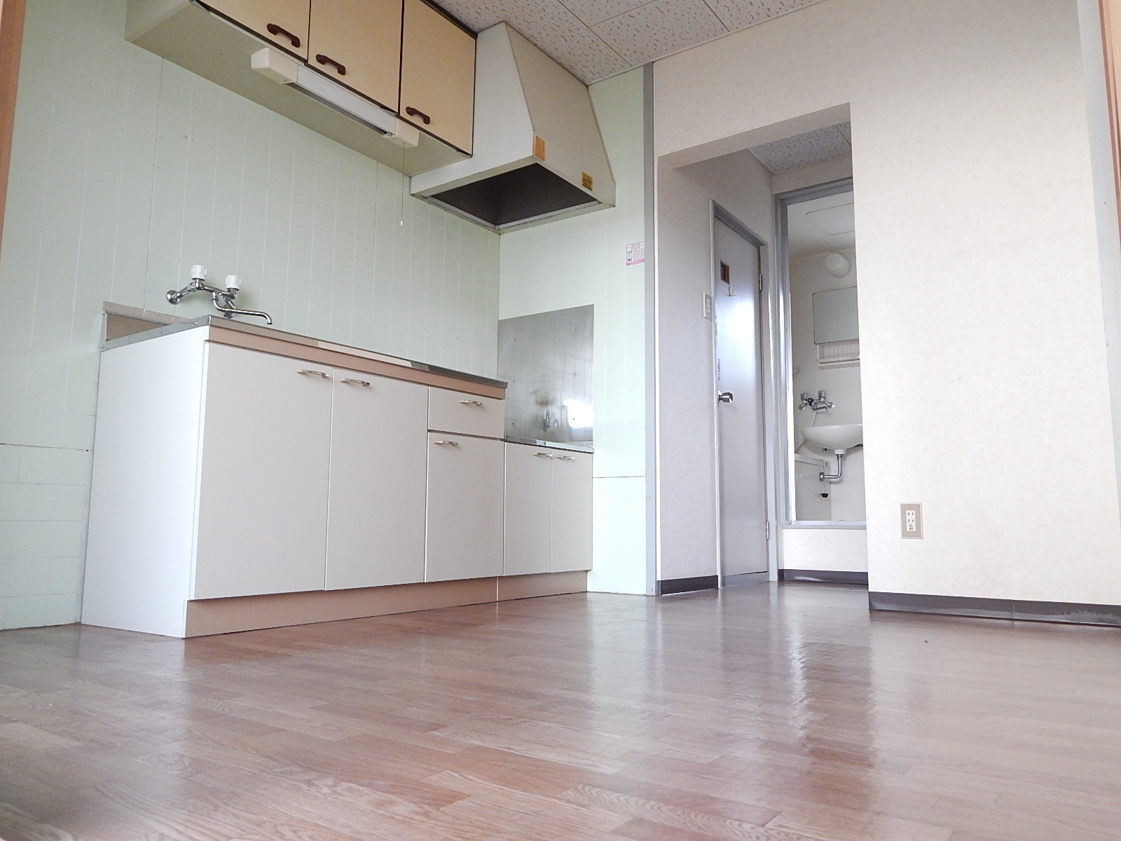 Other room space. 4.5 Pledge of dining kitchen