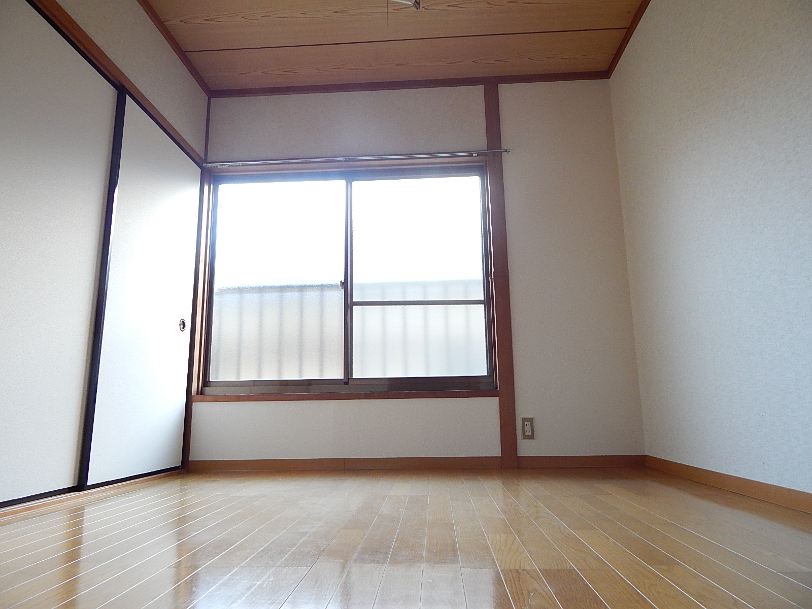 Other room space. Comfortable flooring use