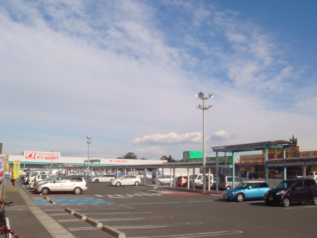 Home center. F1 Mart Circuit-dori to (home center) 1458m