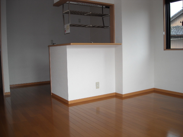 Kitchen. Everyone is yearning, Face-to-face is the kitchen