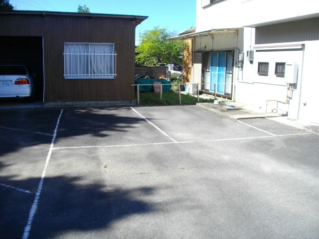 Parking lot. Parallel included two