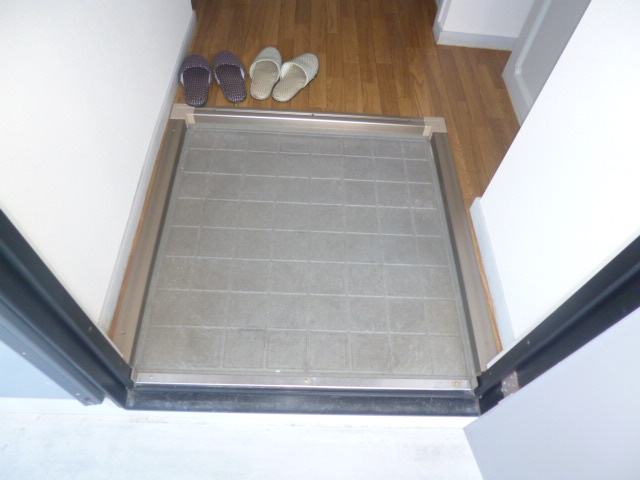 Entrance. Brightly, It is entered easy entrance ☆