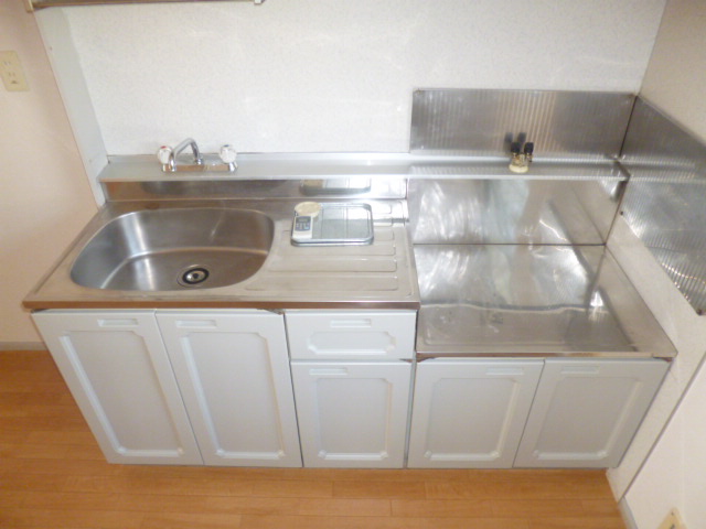 Kitchen. Gas stove installation Allowed ☆ There is a storage rack on the top