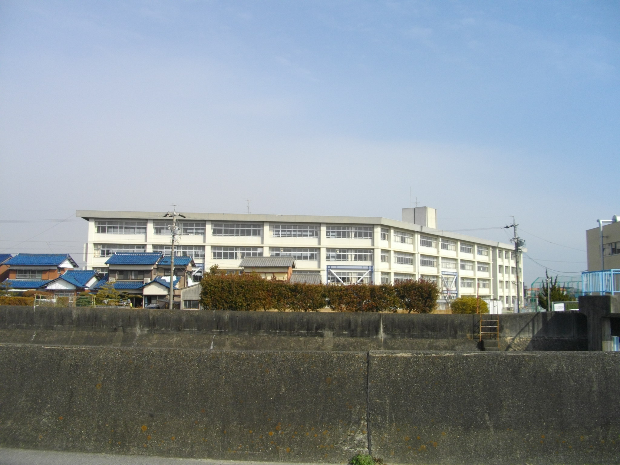 Junior high school. 545m until Suzuka Municipal Tsuzumigaura junior high school (junior high school)