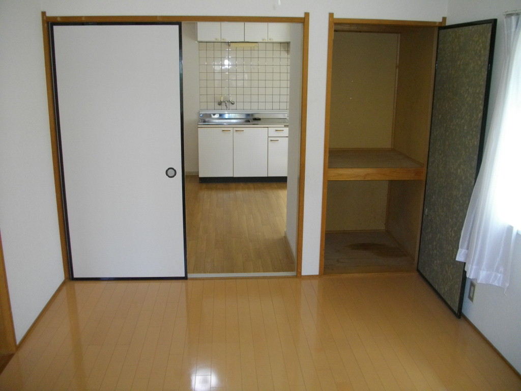 Living and room. Western-style 2