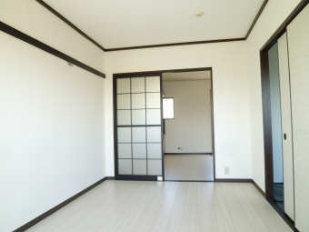 Other room space. Western-style room