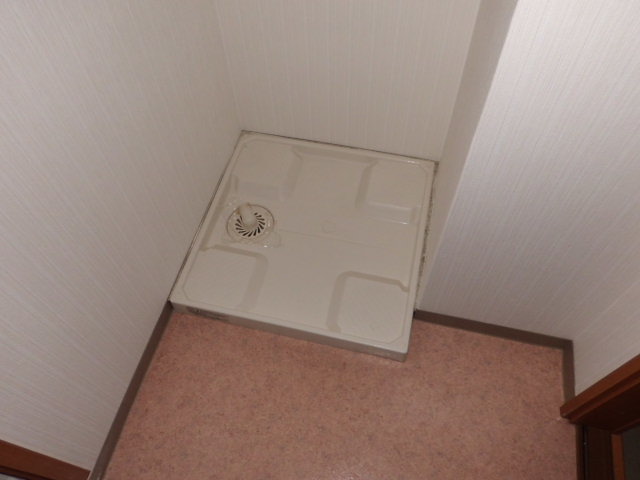 Other common areas. There is a washing machine storage ☆