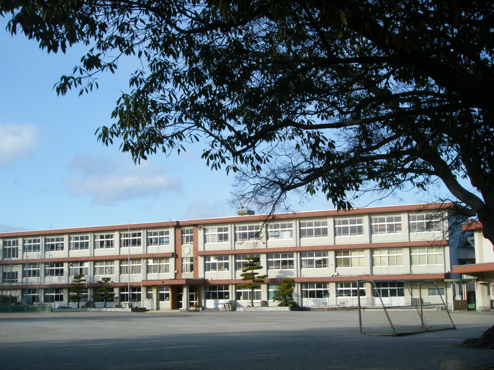 Primary school. 979m until Suzuka Municipal Kobe elementary school (elementary school)