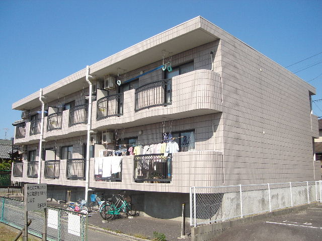 Building appearance. Cash back campaign in brokerage commissions half price gift card