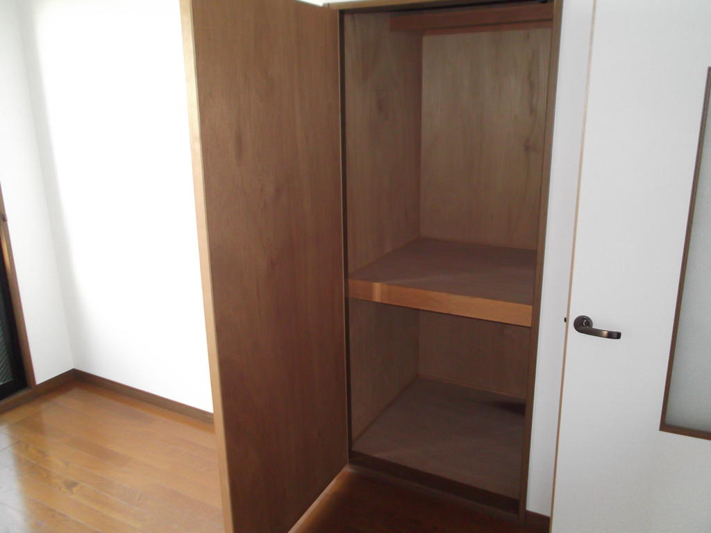 Other room space. Southern Ocean between the storing