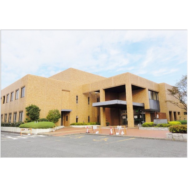 library. 1292m to Suzuka City Library (Library)