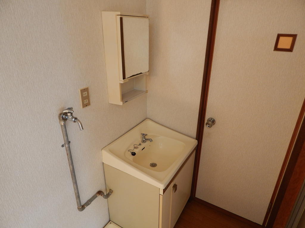 Washroom. Feels good washroom There is extra space