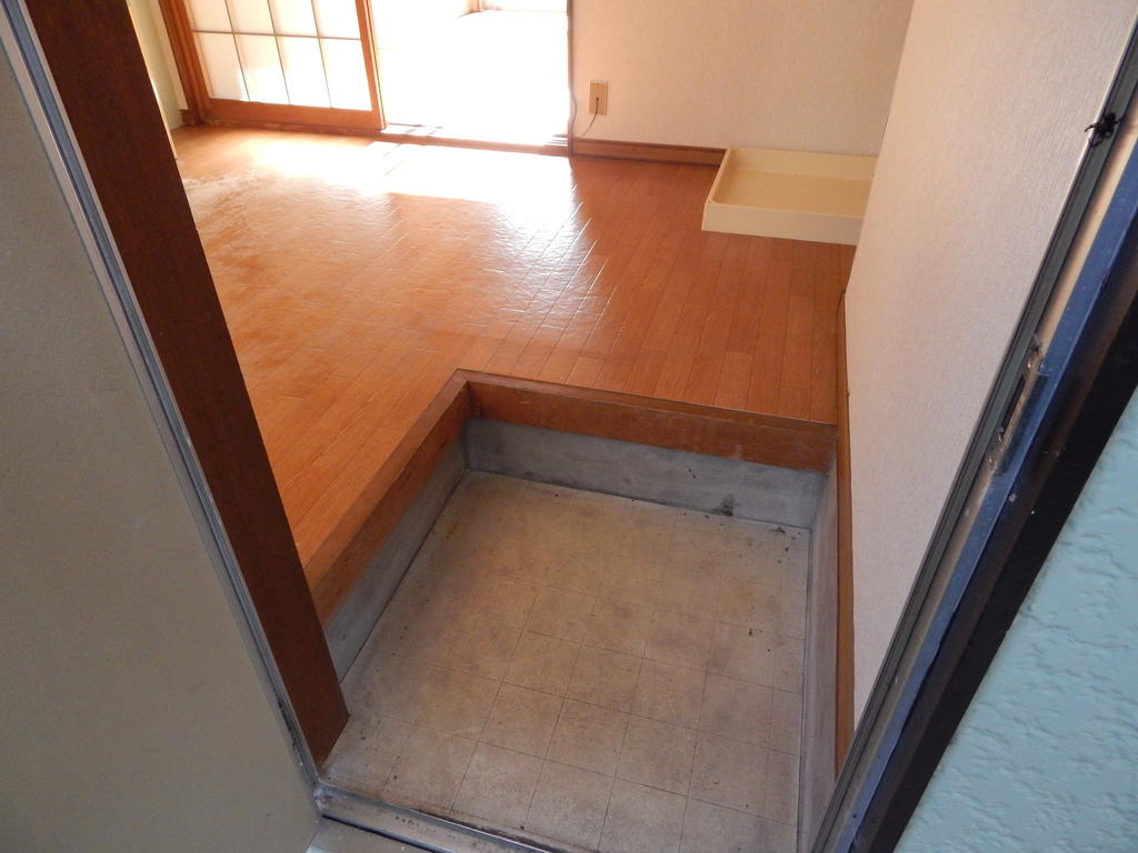 Entrance. Bright entrance ☆