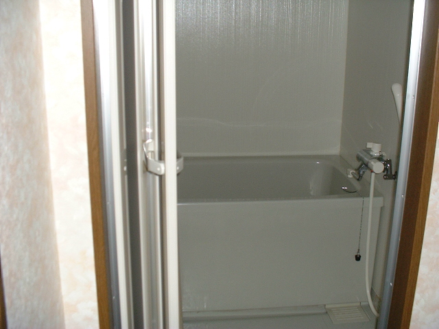 Bath. It is full of separate type (No. 106 room)