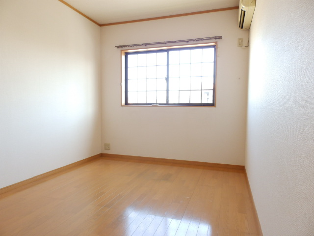 Living and room. ※ Because of free will, Isomorphic for indoor.