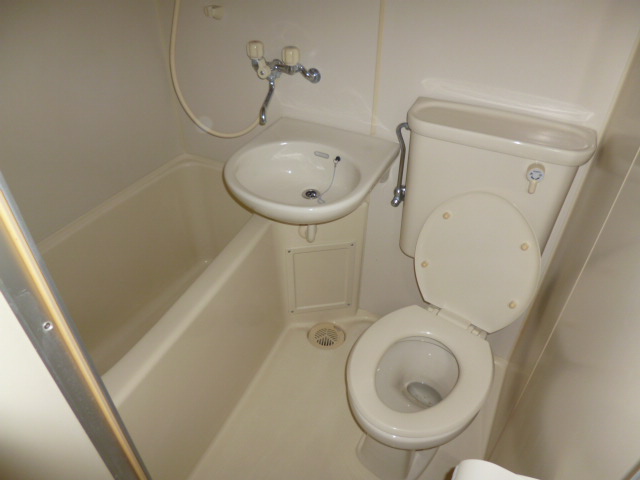 Bath. Unit is a bus ☆