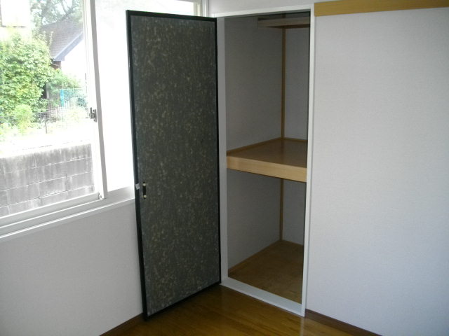 Other room space. Western style room