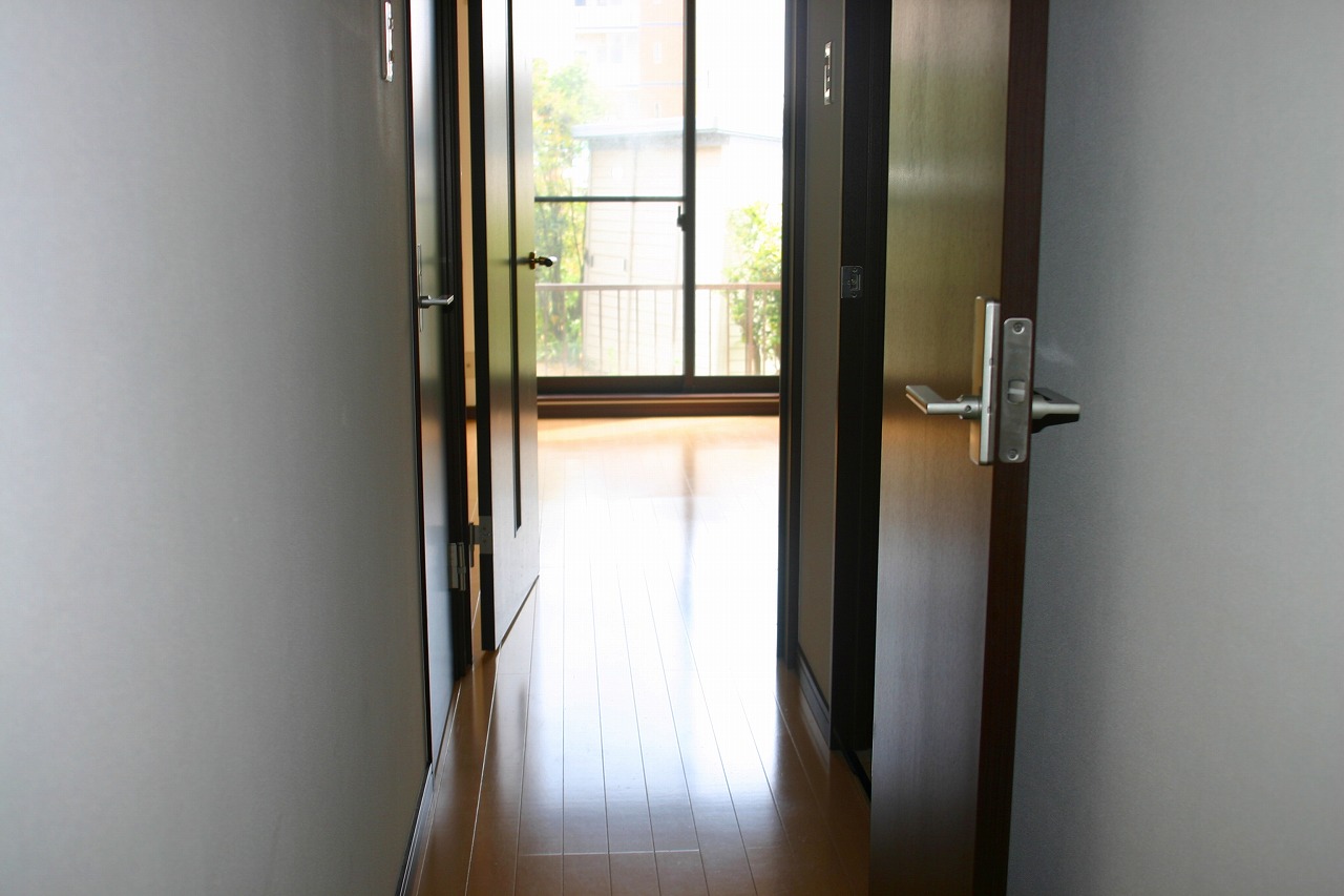 Other room space. Corridor