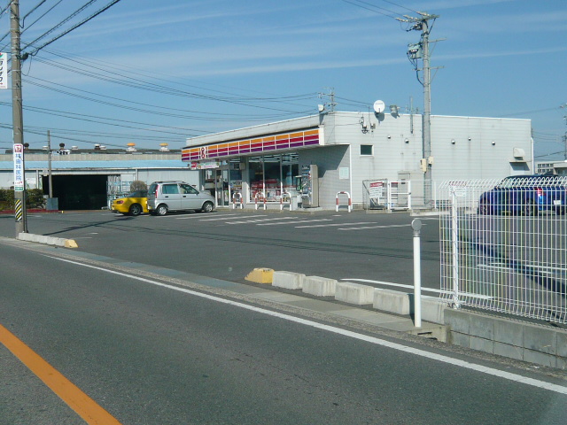 Convenience store. 1020m to Circle K Suehiro Suzuka store (convenience store)