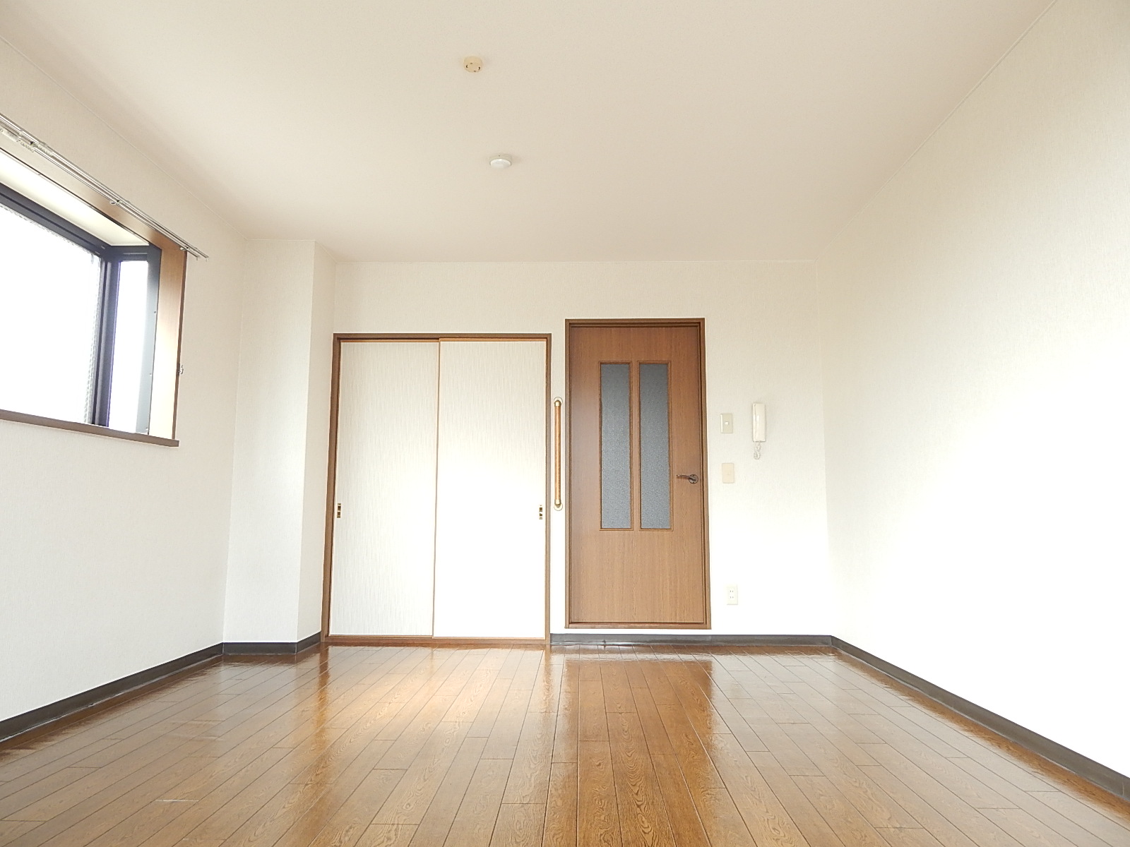 Living and room. Western-style is a 9 Pledge of rooms