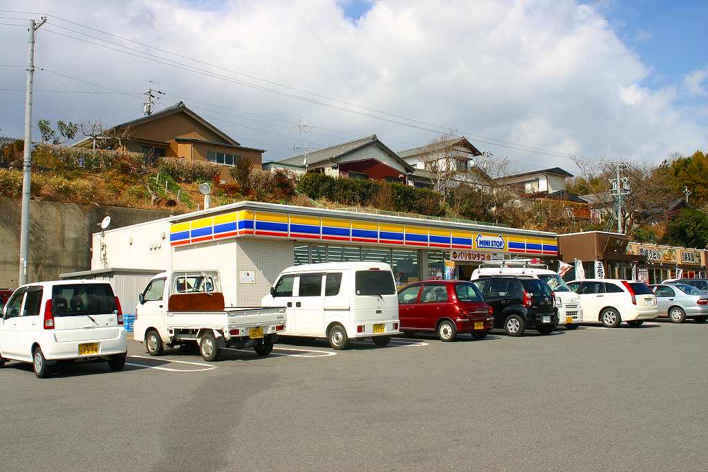 Convenience store. MINISTOP Kameyama Idagawa store up (convenience store) 570m