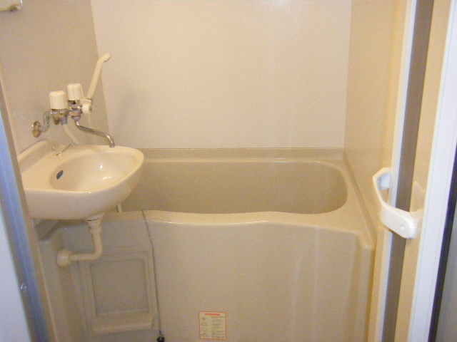 Bath. With bathroom dryer