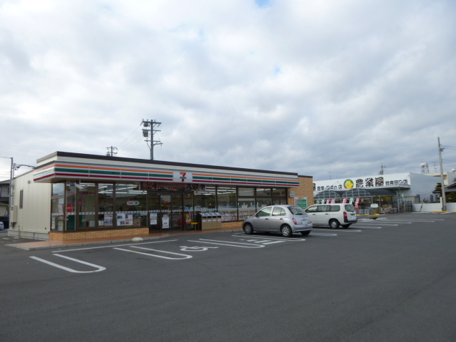 Convenience store. Seven-Eleven Suzuka Dohaku the town store (convenience store) to 856m