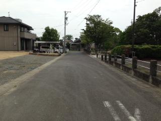 Local photos, including front road. ☆ South road ☆