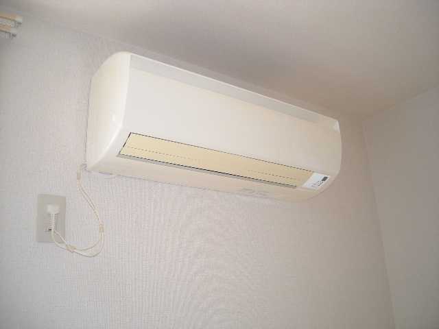 Other Equipment. It is air-conditioned (B102 Room No.)