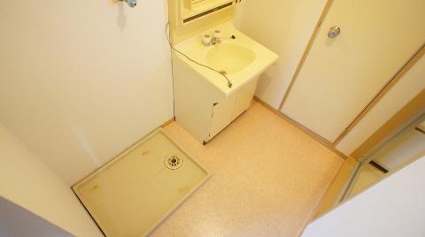 Other room space. Dressing room