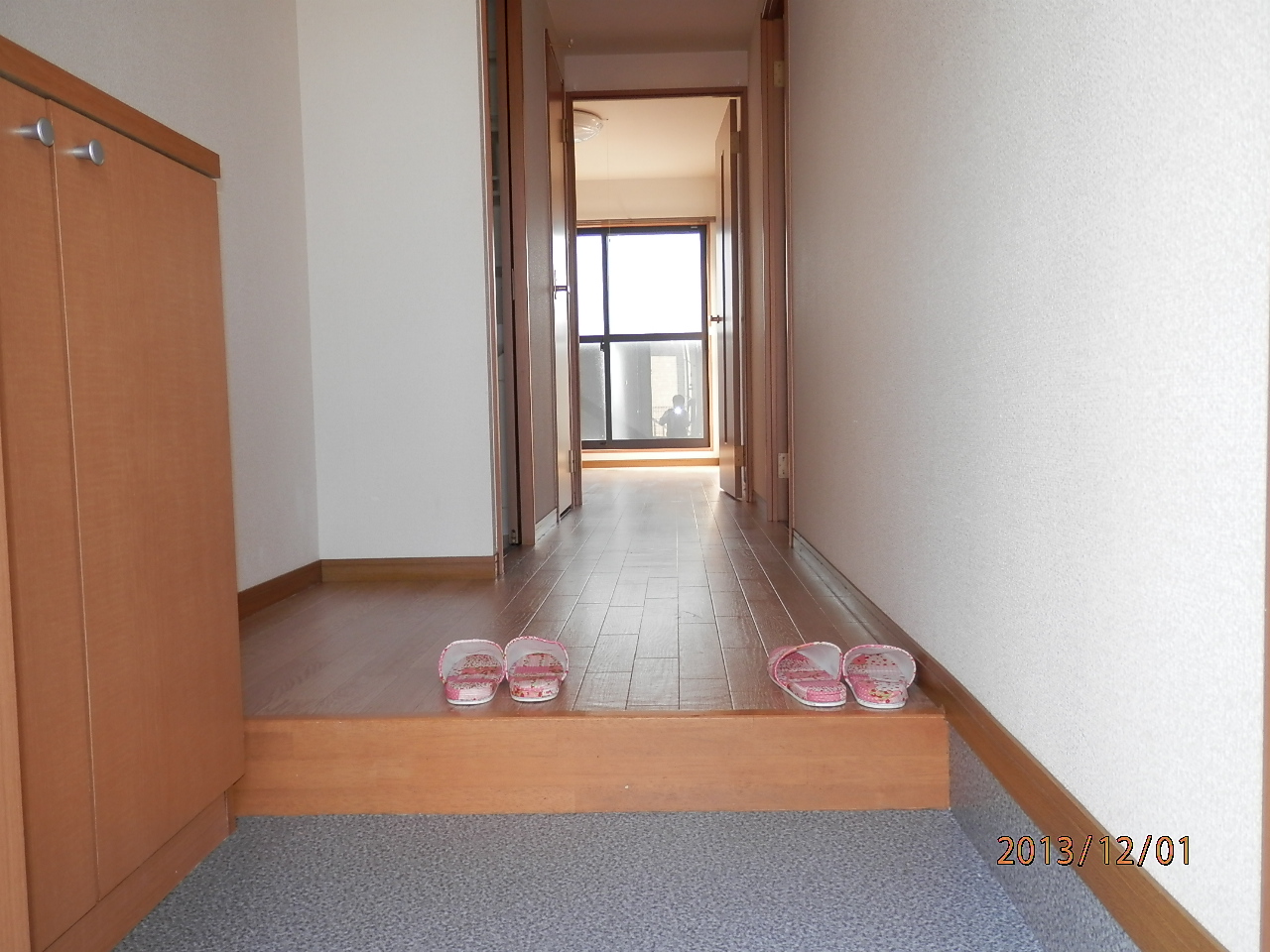 Entrance. Brightly, It is entered easy entrance