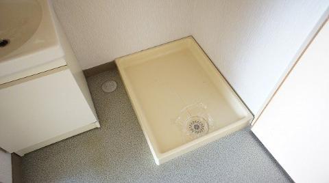 Other room space. Laundry Area