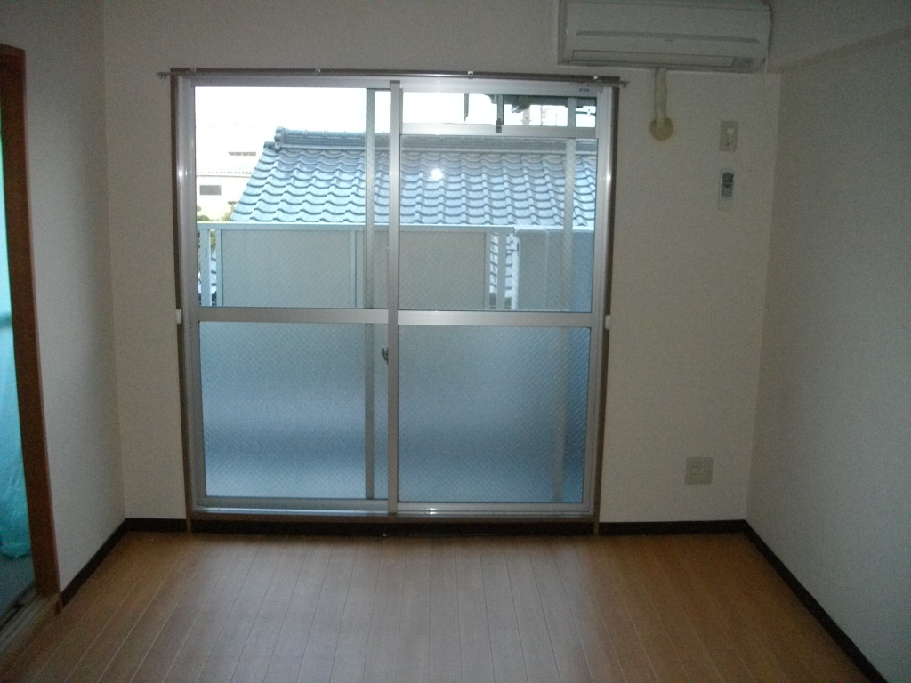 Living and room. Western-style 4