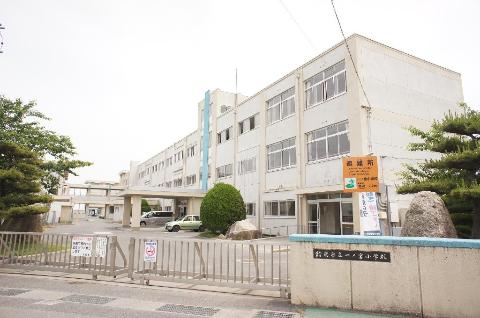 Other. 766m until Suzuka Municipal Ichinomiya elementary school (Other)