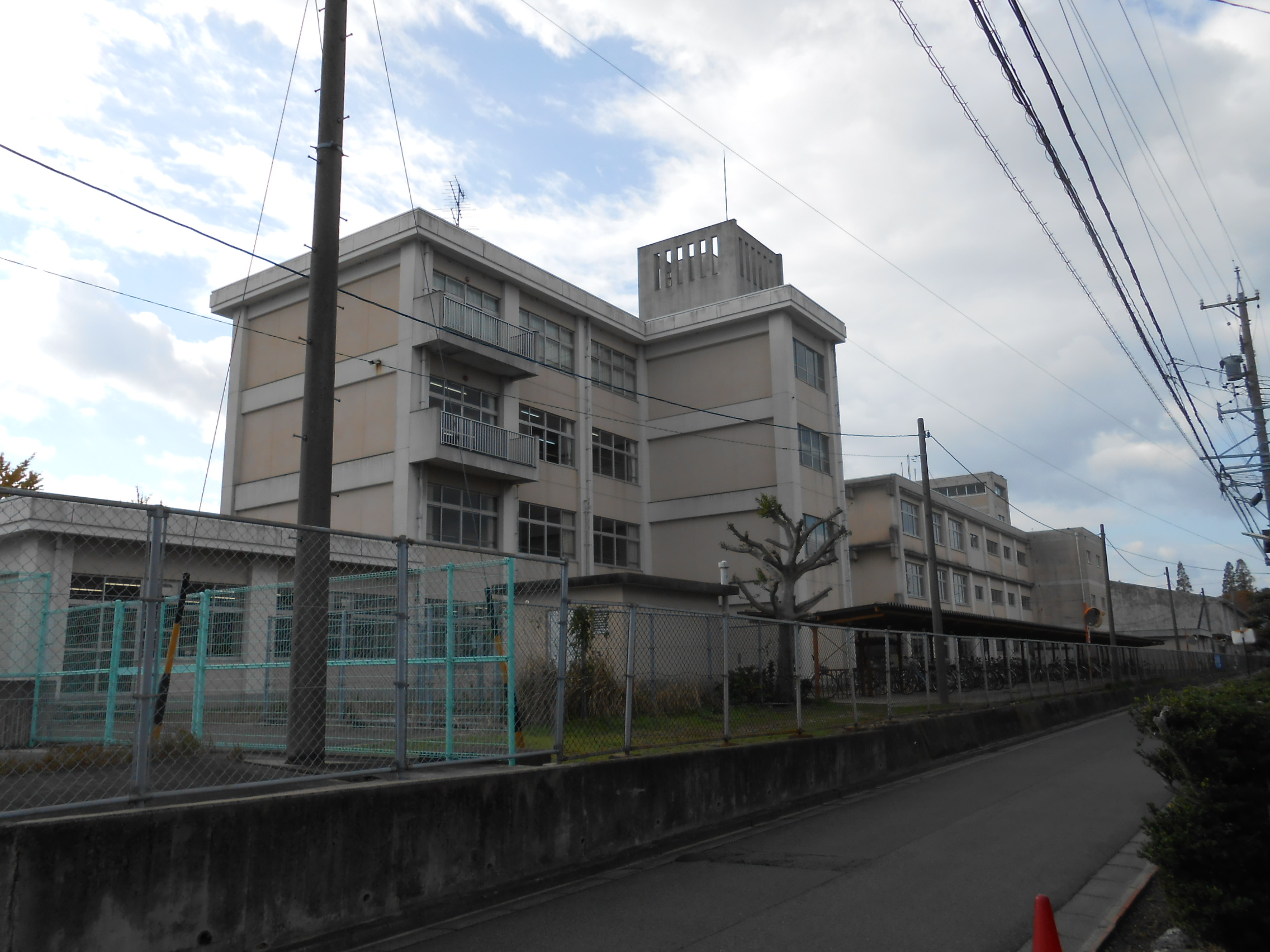 Junior high school. 1742m to Suzuka City Hirata Nonaka school (junior high school)