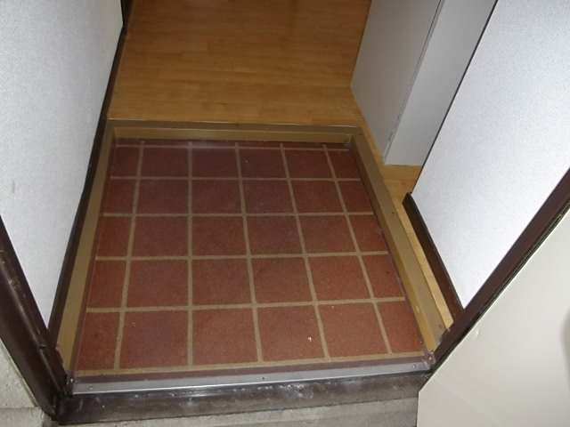 Entrance. It is easy to enter shallow step is ☆