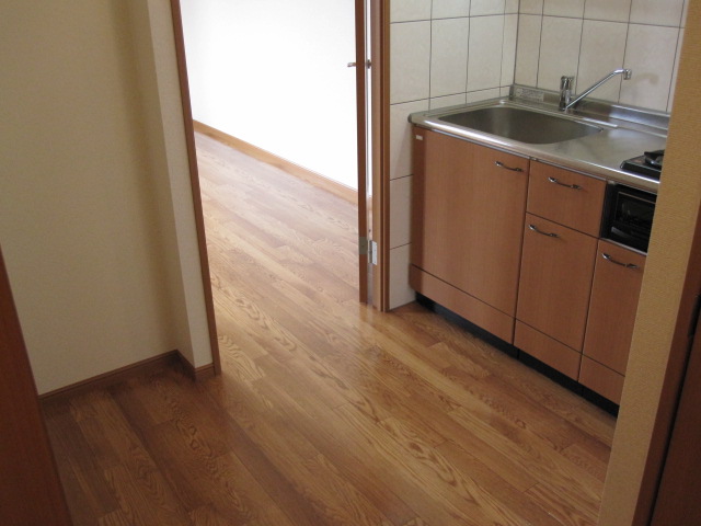 Kitchen. Popular system Kitchen! Gas stove purchase required ☆