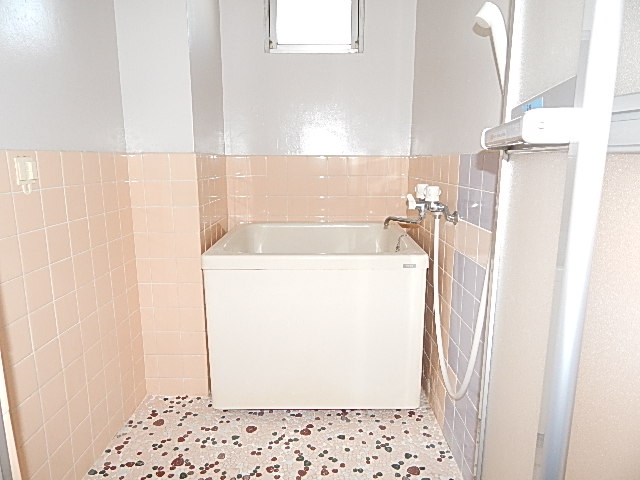 Bath. It is full of separate type ☆