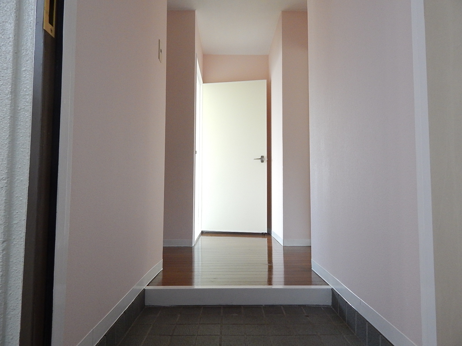 Entrance. Brightly, It is entered easy entrance ☆