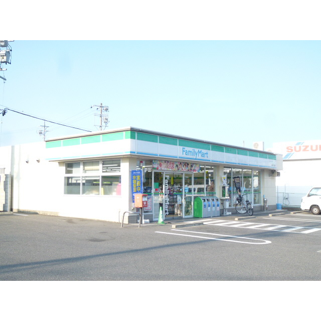 Convenience store. Family Mart (convenience store) to 400m
