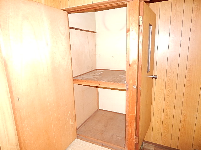 Other room space. Closet space I'm glad there in Japanese-style room 4.5 Pledge