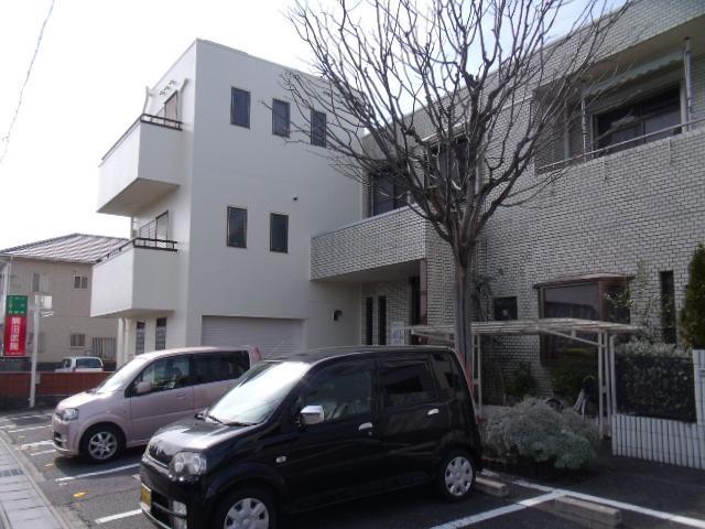 Hospital. Komada 753m until the clinic (hospital)